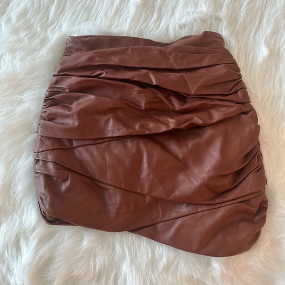 Zeynep Arcay Ruched Layered Mini Leather Skirt - Picture 2 of 5